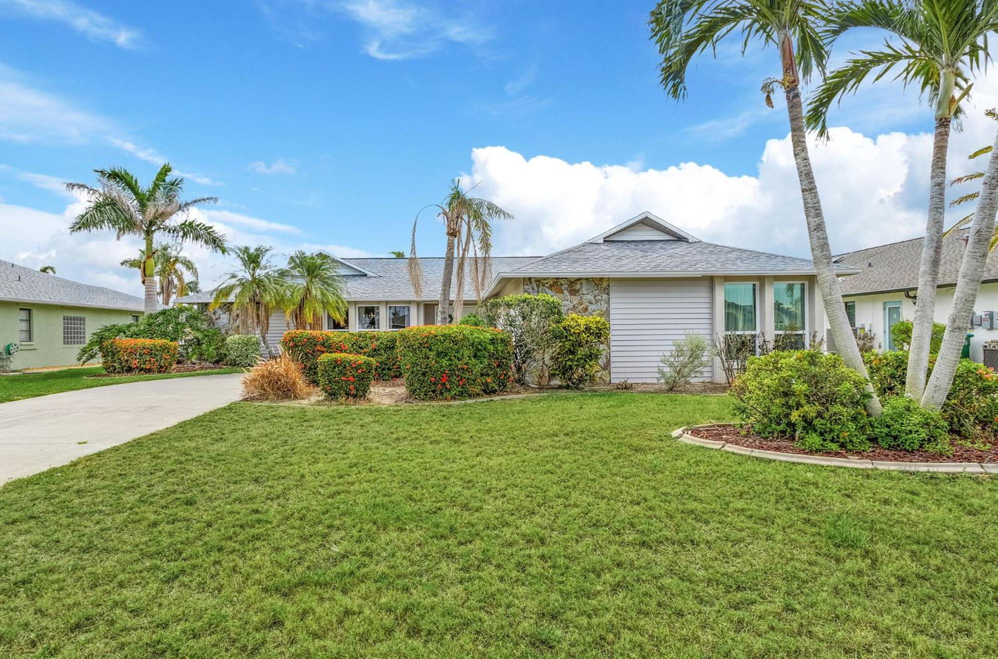 Farmhouse Paradise With Large Heated Pool & Kayak Villa Grill N Chill Roelens Vacations Cape Coral Exterior photo